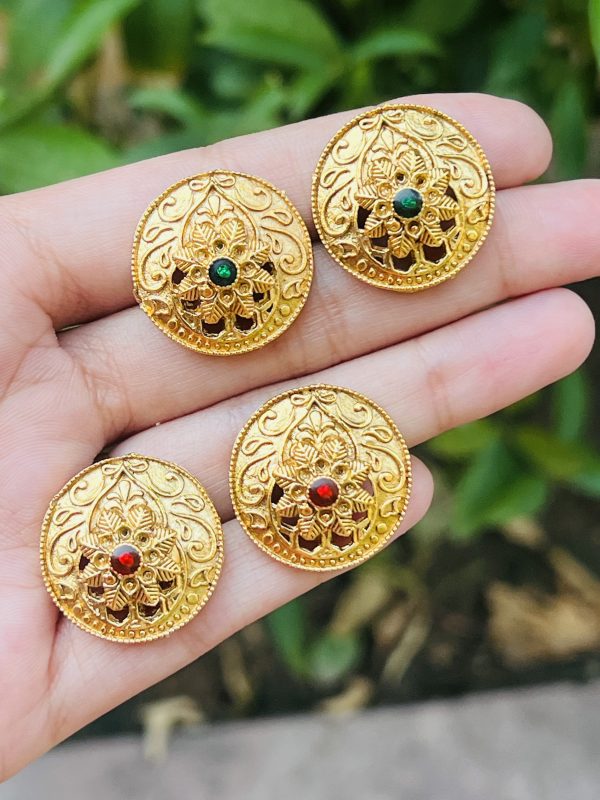 Round Flower Stud