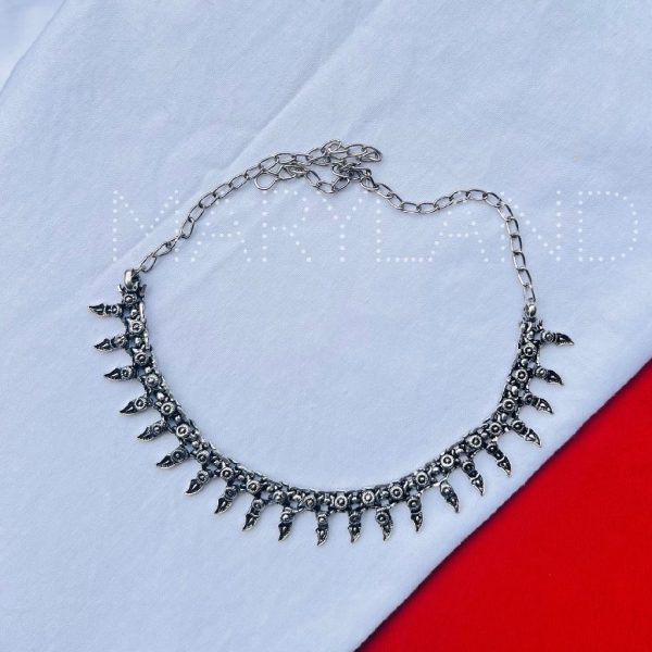 Knife Style Choker