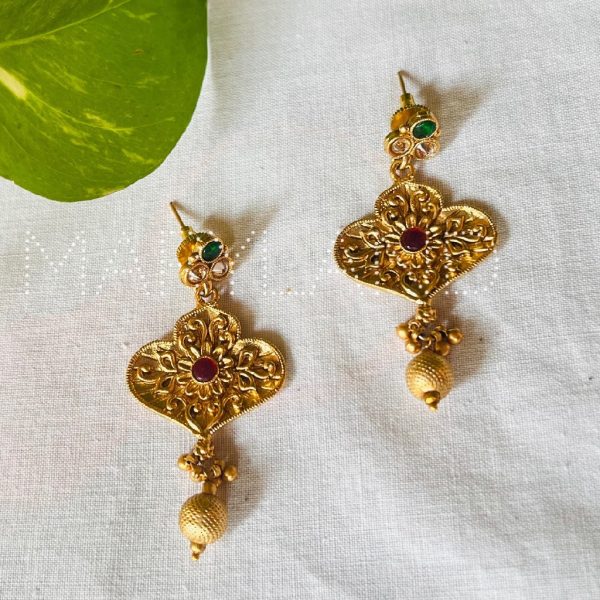 Dillkash Rajwari Earrings