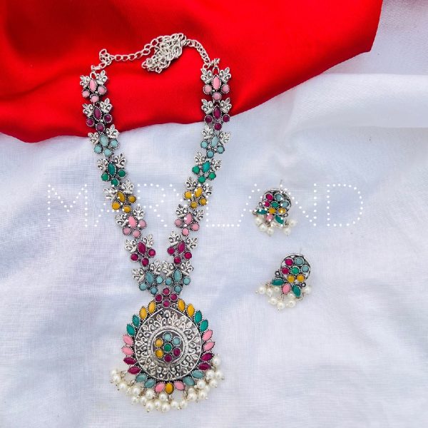 Diva Necklace Set - Image 2