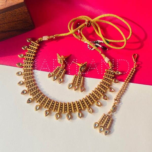 Traditional Kundan Set