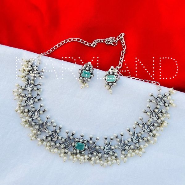 Aashya Stone Necklace Set