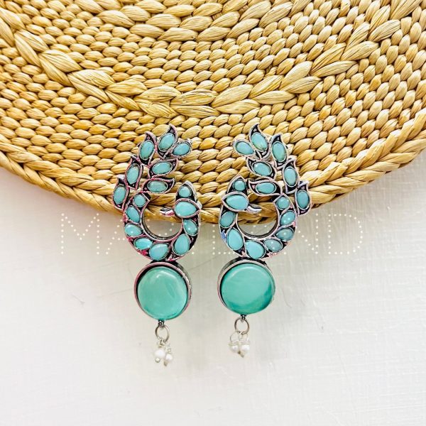 Circle Moor Earrings (Sky Blue)