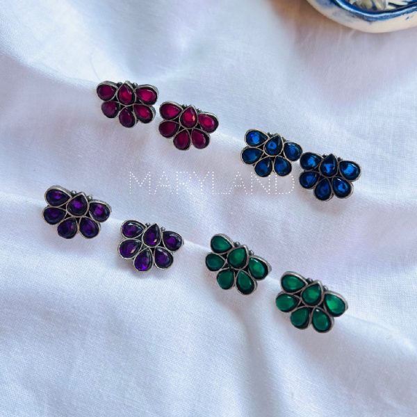 Mini Flower Stud