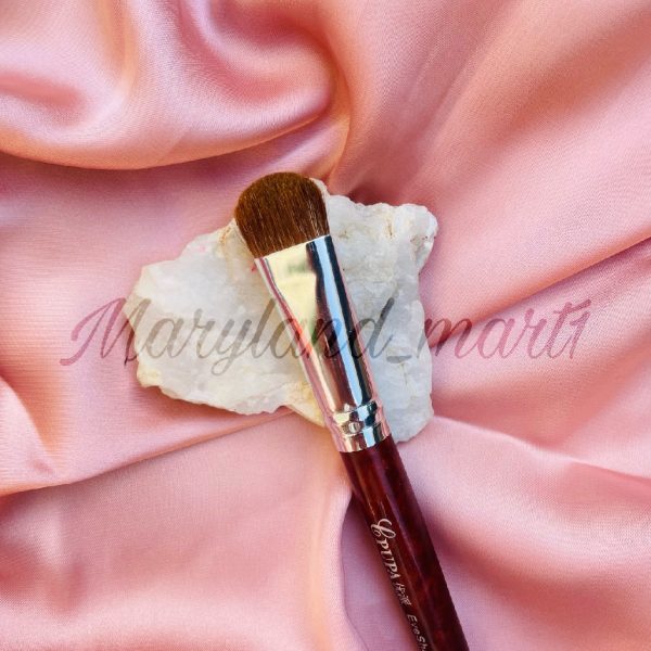 Base & Concealer Brush - Image 2