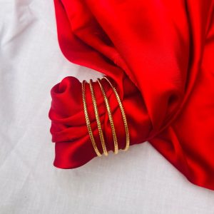 4 Plain bangles (Golden)